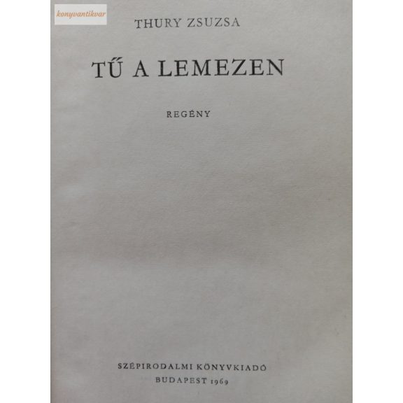 Thury Zsuzsa: Tű a lemezen